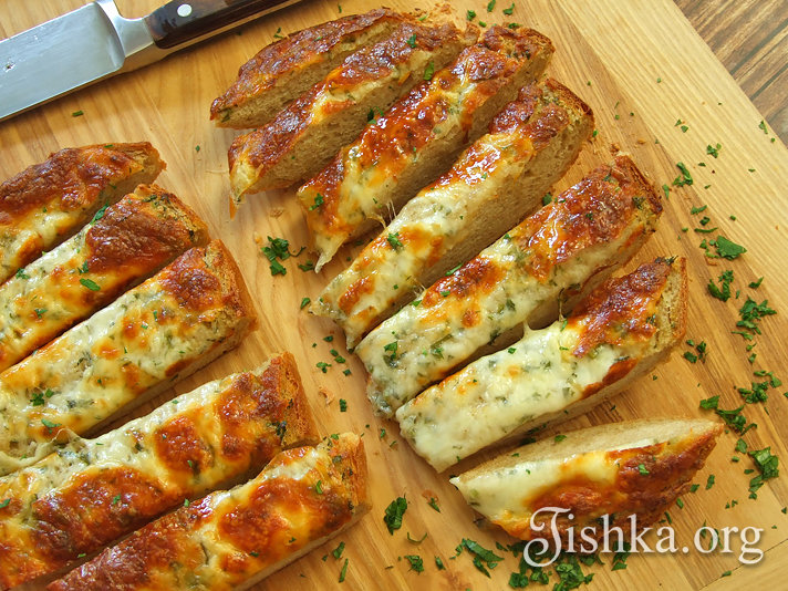 Чесночный хлеб с сыром - Кулинарный пошаговый рецепт с фото.